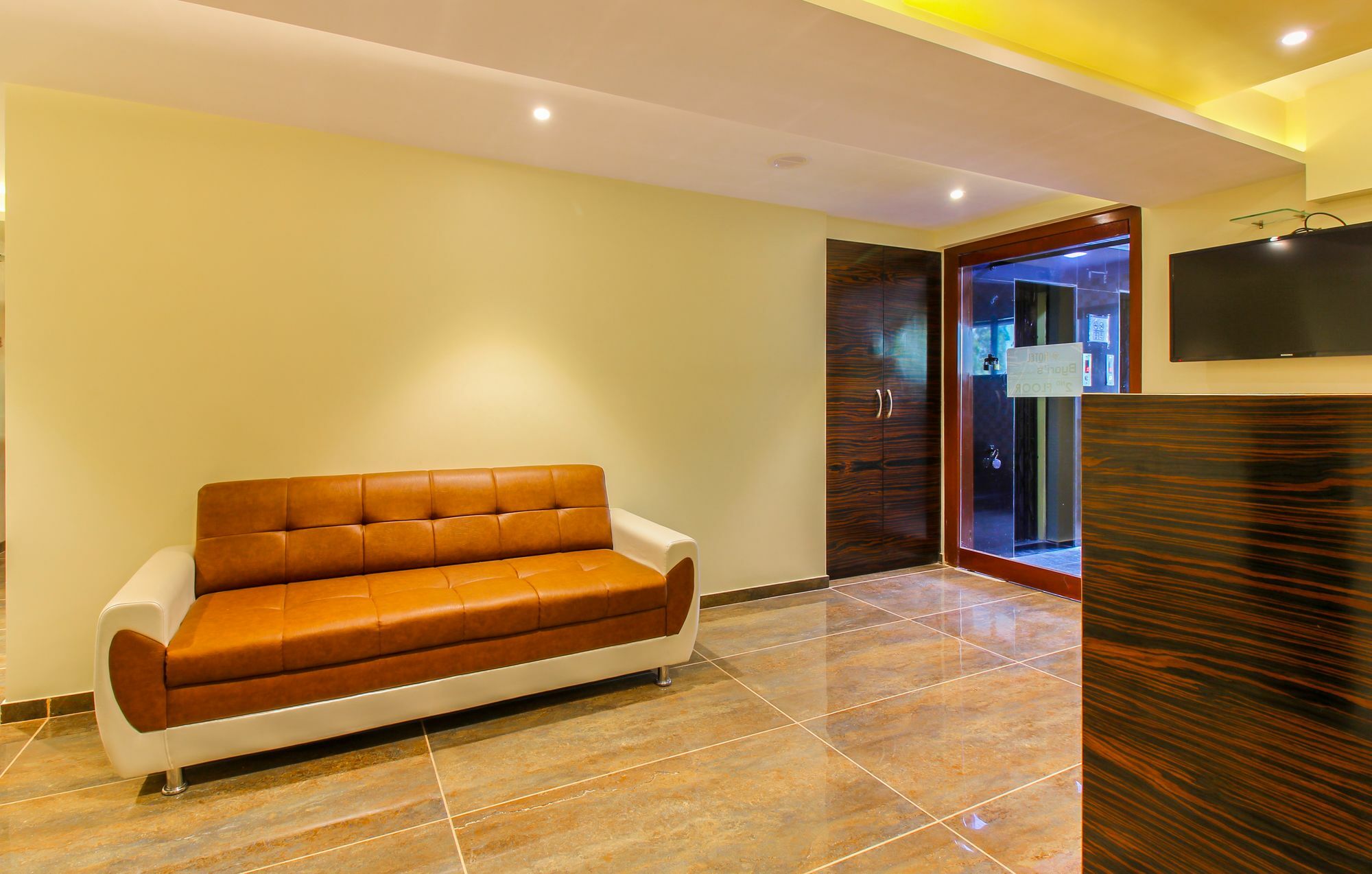 Fluorescent By Bizzgrow Hotels International Airport - Formerly Known As Byaris International Bombay Exterior foto