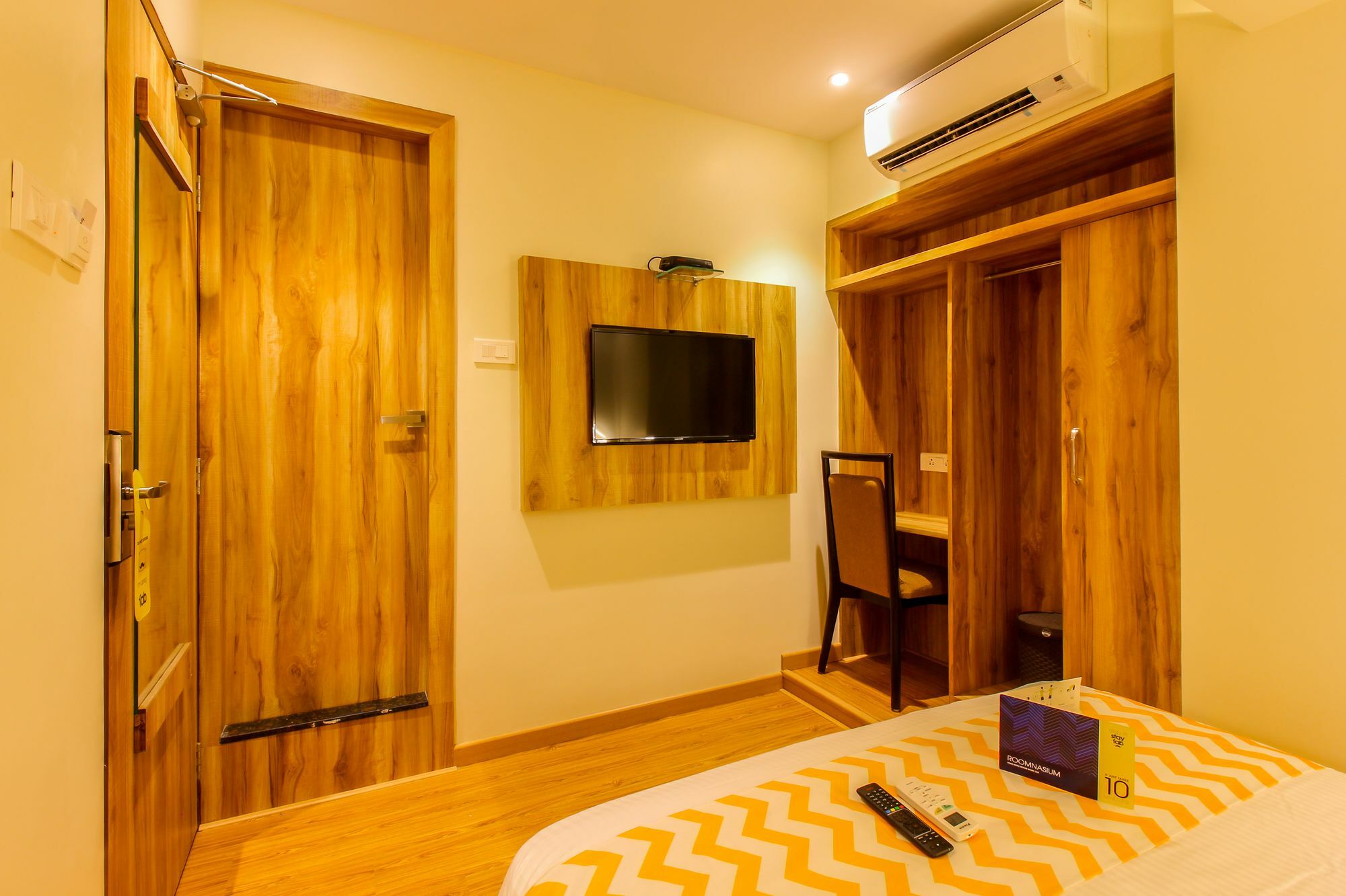 Fluorescent By Bizzgrow Hotels International Airport - Formerly Known As Byaris International Bombay Exterior foto