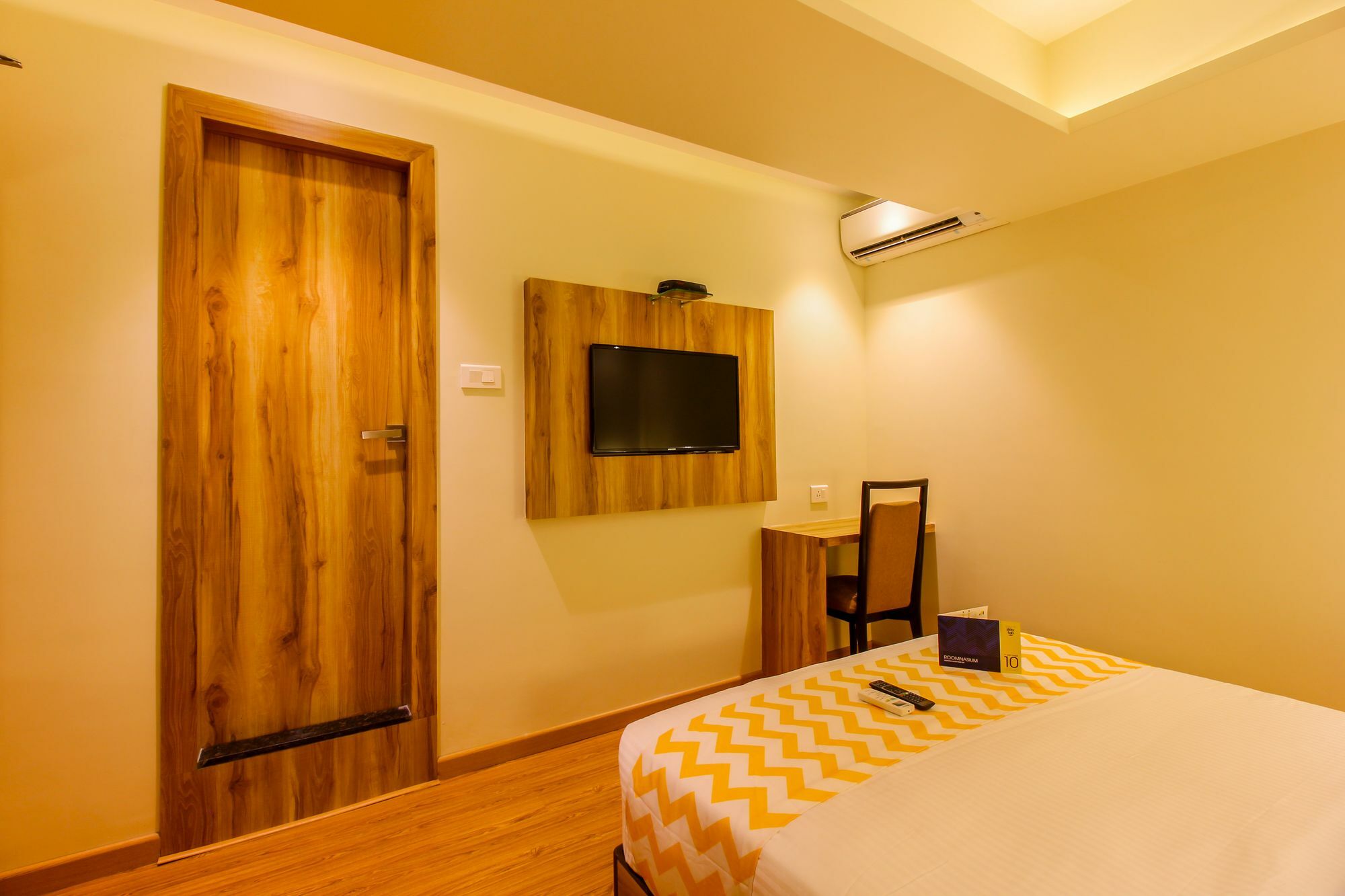 Fluorescent By Bizzgrow Hotels International Airport - Formerly Known As Byaris International Bombay Exterior foto